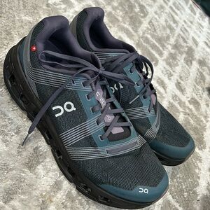 ON RUNNING CLOUD GO SNEAKERS